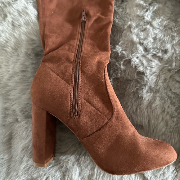 Chestnut brown suede thigh high over the knee boots ✨ size 7 1/2 ✨ NWOT - Picture 2 of 3